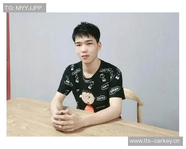 王者荣耀深度解析：LNG战队灵活性策略与战术创新探讨